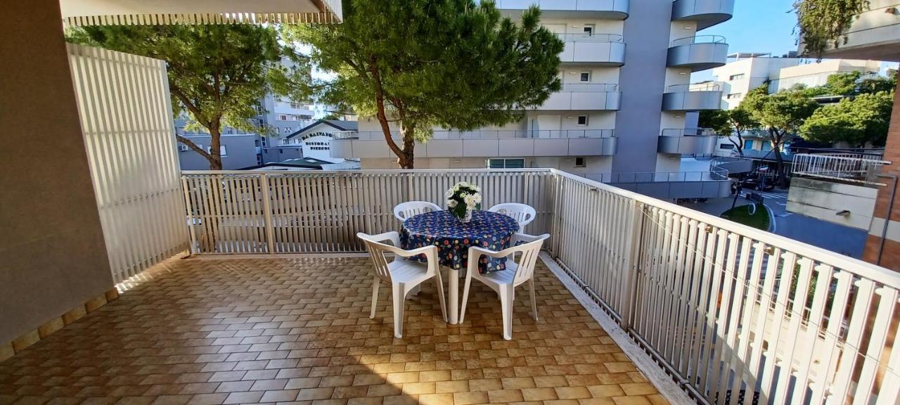 Casa Bivi - Apartments With 1 And 2 Bedrooms - Click Here For More Availabilities Lignano Sabbiadoro Exterior foto
