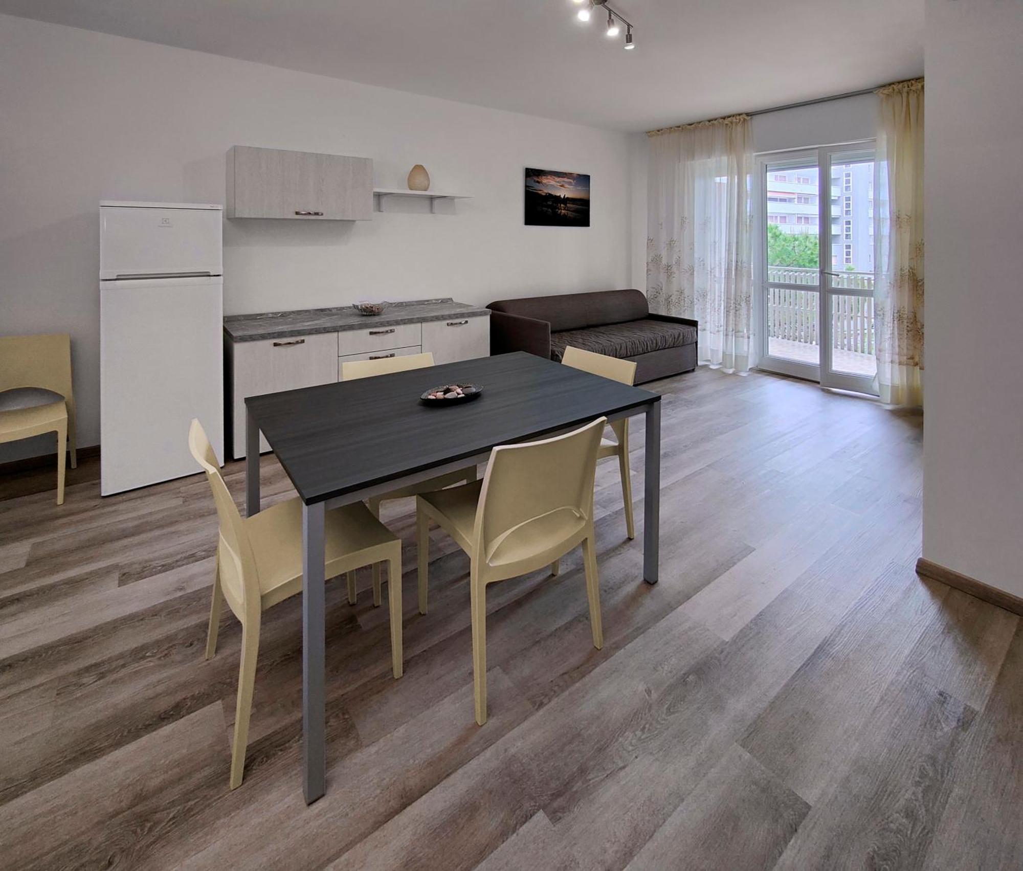 Casa Bivi - Apartments With 1 And 2 Bedrooms - Click Here For More Availabilities Lignano Sabbiadoro Exterior foto