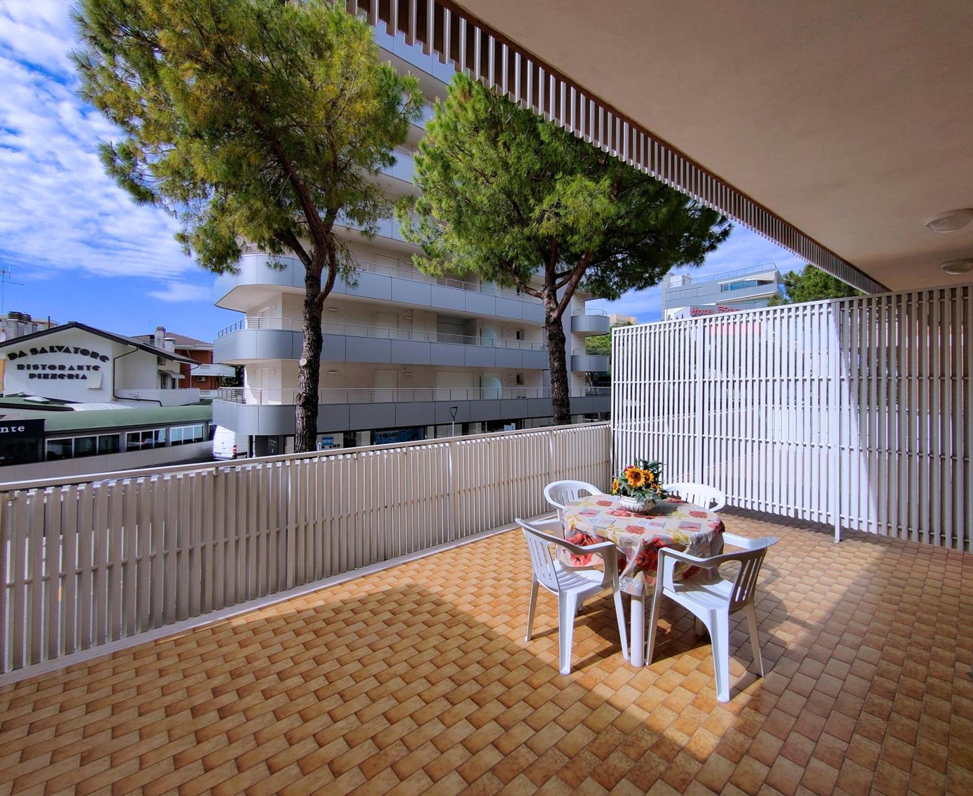 Casa Bivi - Apartments With 1 And 2 Bedrooms - Click Here For More Availabilities Lignano Sabbiadoro Exterior foto